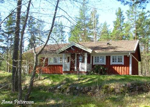 Stuguthyrning. Sjönära stuga i naturmiljö uthyres nära Västervik och Vimmerby, fina svampmarker och bärmarker samt fiskemöjligheter